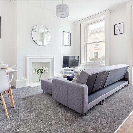 Host & Stay - Montpellier Villa Apartment Cheltenham Extérieur photo