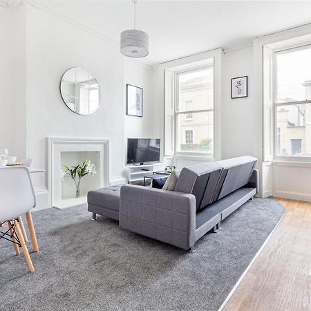 Host & Stay - Montpellier Villa Apartment Cheltenham Extérieur photo