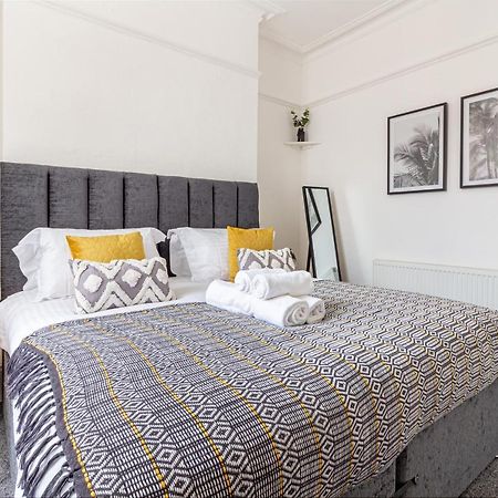 Host & Stay - Montpellier Villa Apartment Cheltenham Extérieur photo