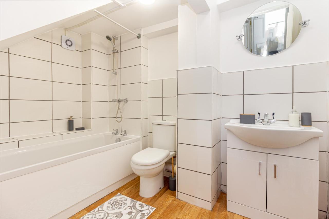 Host & Stay - Montpellier Villa Apartment Cheltenham Extérieur photo